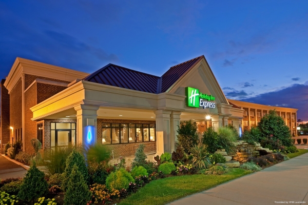 Holiday Inn Express LYNBROOK - ROCKVILLE CENTRE